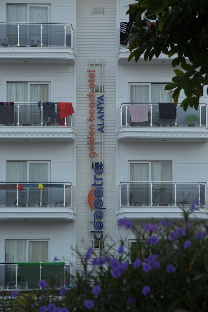 Cleopatra Golden Beach Hotel — Hotel building in Alanya