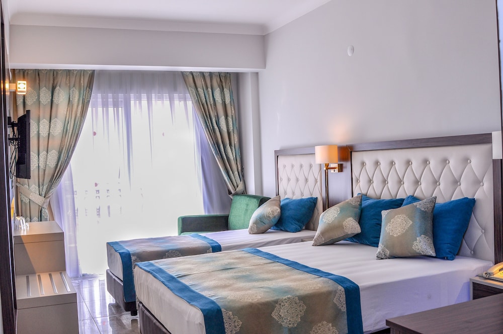 Cleopatra Golden Beach Hotel — Hotel rooms in Alanya