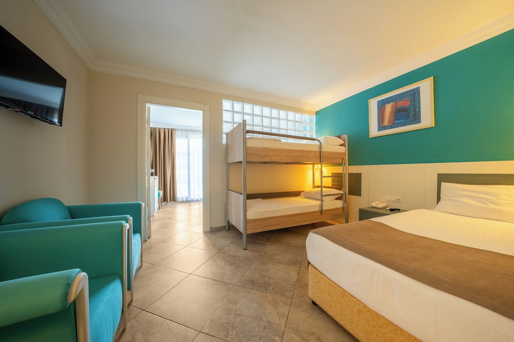 Green Bay Resort & Spa - All inclusive — Hotel rooms in Milas, Mugla