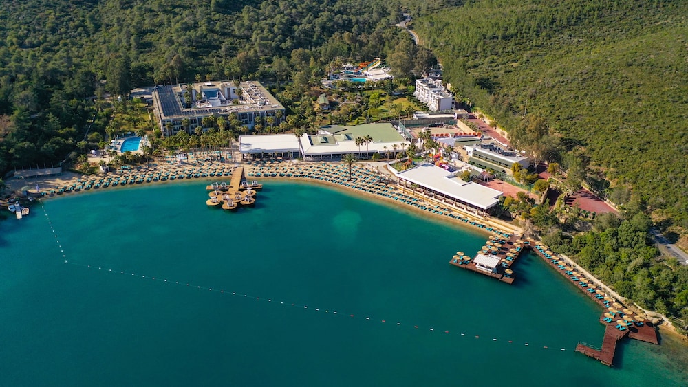 Green Bay Resort & Spa - All inclusive — Beach in Milas, Mugla