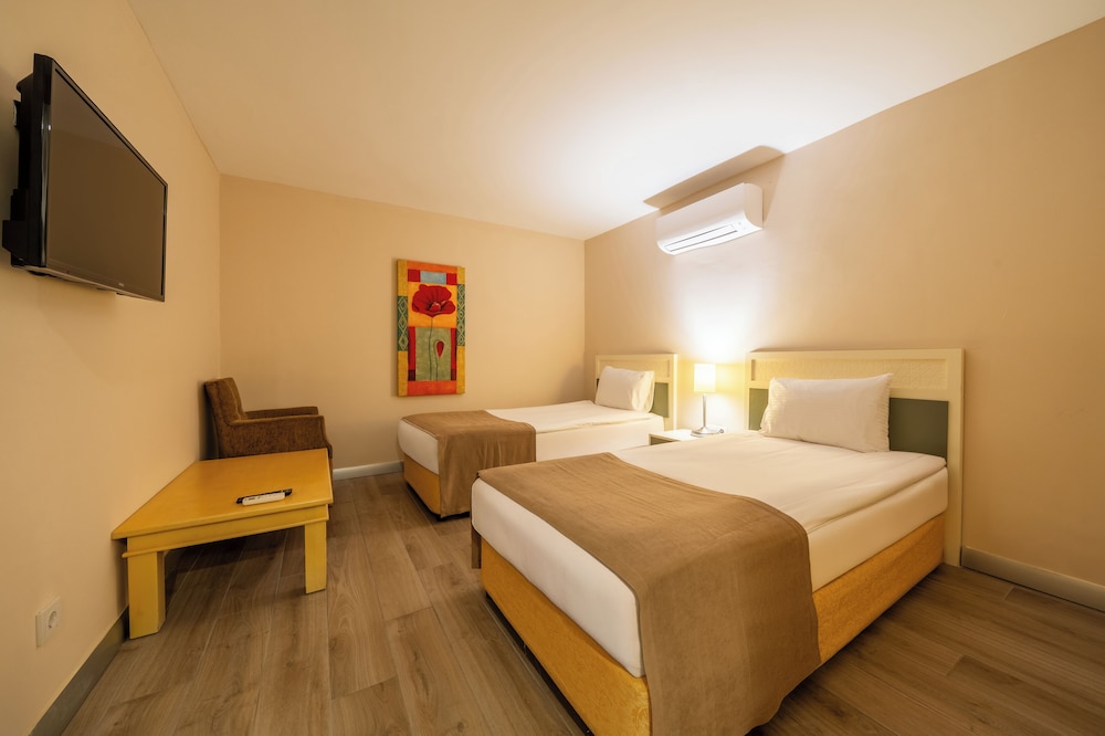 Green Bay Resort & Spa - All inclusive — Hotel rooms in Milas, Mugla