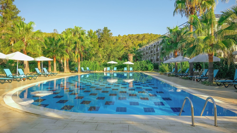 Green Bay Resort & Spa - All inclusive — Main photo in Milas, Mugla