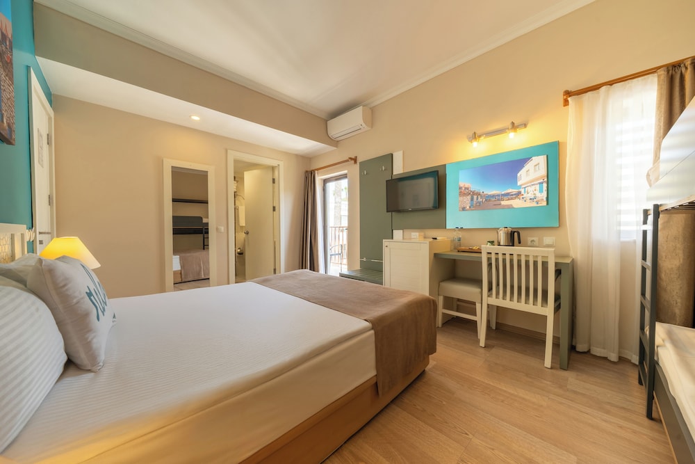 Green Bay Resort & Spa - All inclusive — Hotel rooms in Milas, Mugla
