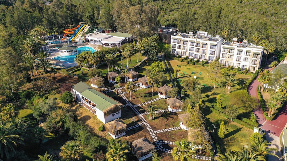 Green Bay Resort & Spa - All inclusive — Swimming pool in Milas, Mugla