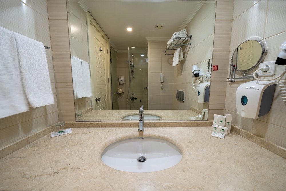 Green Bay Resort & Spa - All inclusive — Hotel rooms in Milas, Mugla