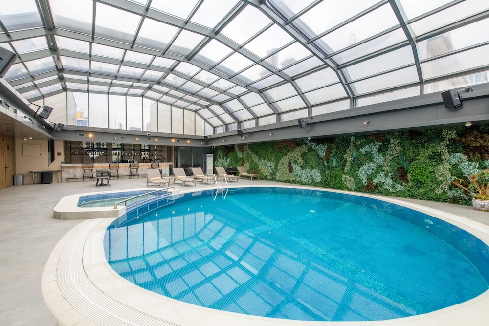 Golden Age Hotel Taksim — Swimming pool in Istanbul, Istanbul