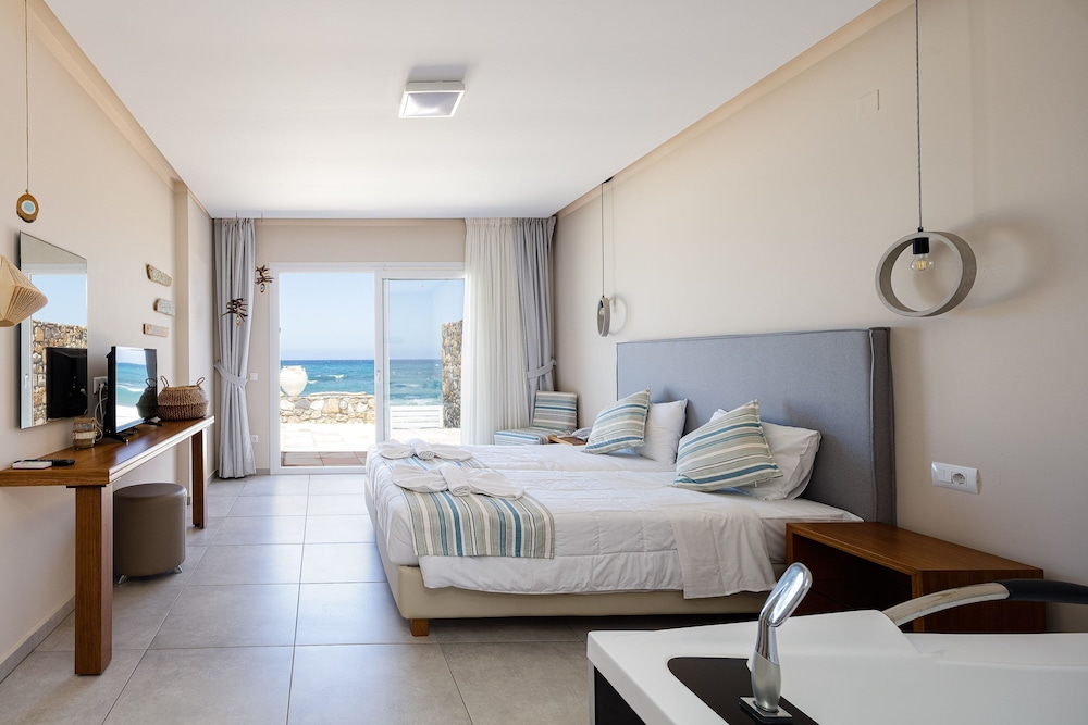 Theo Star Beach Hotel — Hotel rooms in Malia