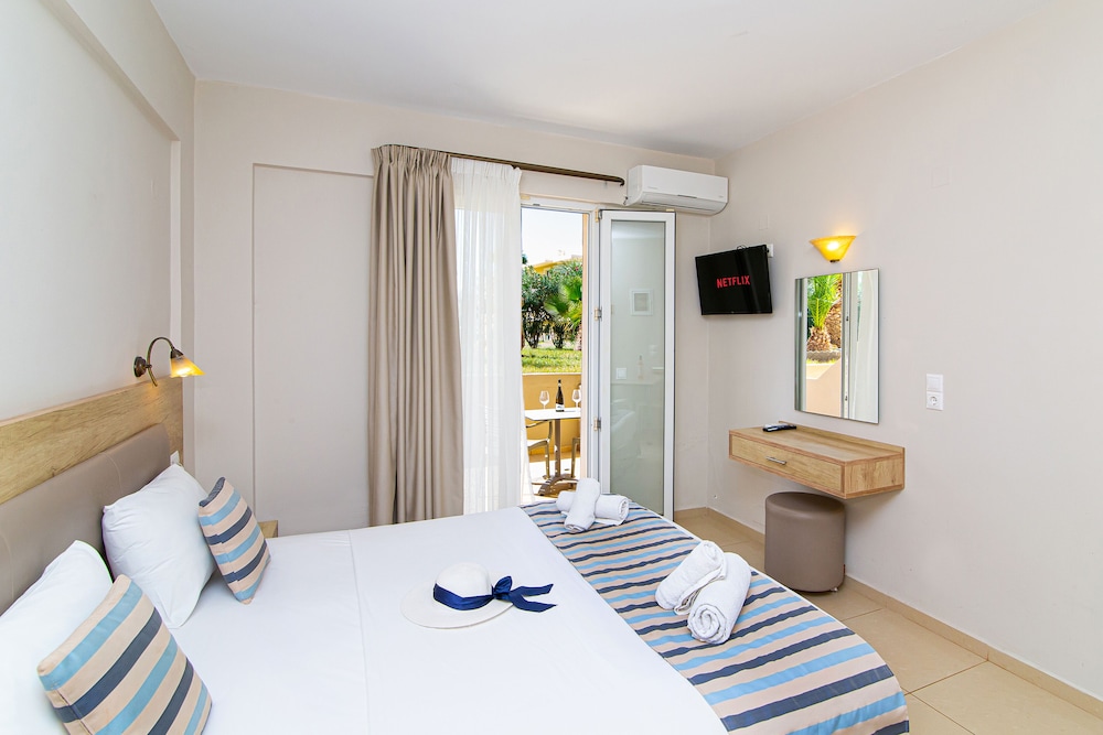 Theo Star Beach Hotel — Hotel rooms in Malia
