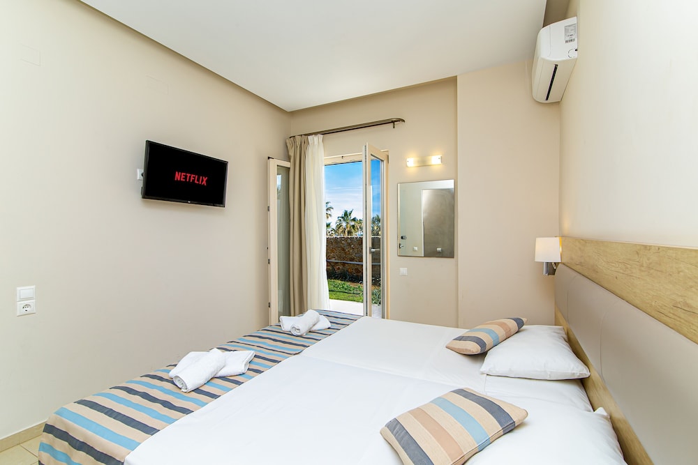 Theo Star Beach Hotel — Hotel rooms in Malia