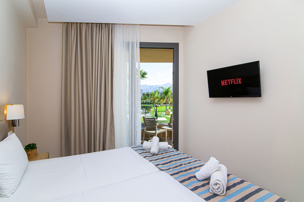 Theo Star Beach Hotel — Hotel rooms in Malia