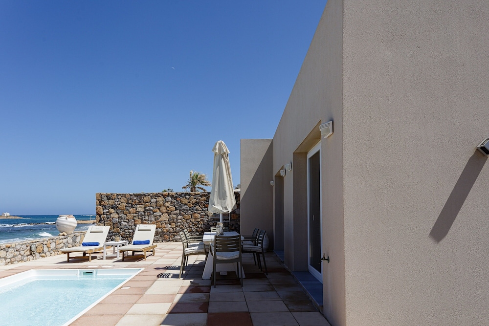 Theo Star Beach Hotel — Swimming pool in Malia