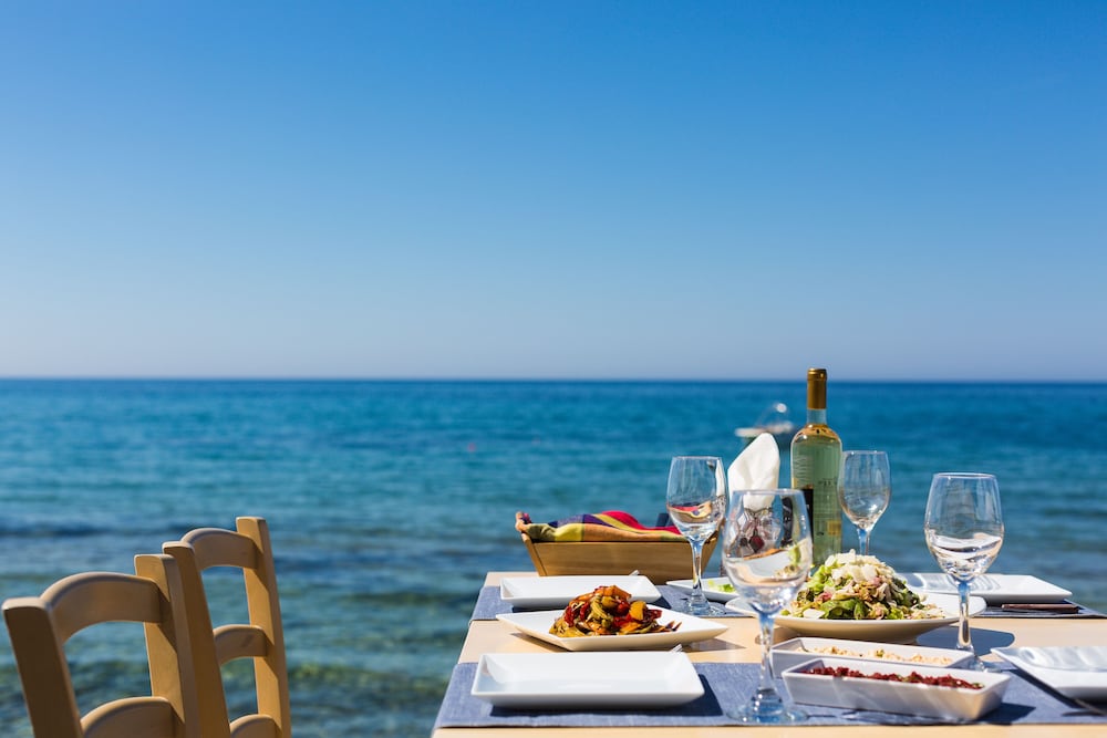 Theo Star Beach Hotel — Restaurant & bars in Malia