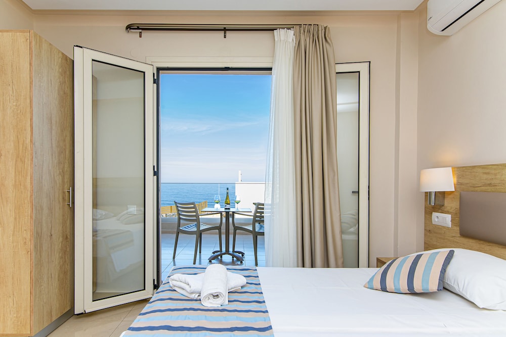 Theo Star Beach Hotel — Hotel rooms in Malia