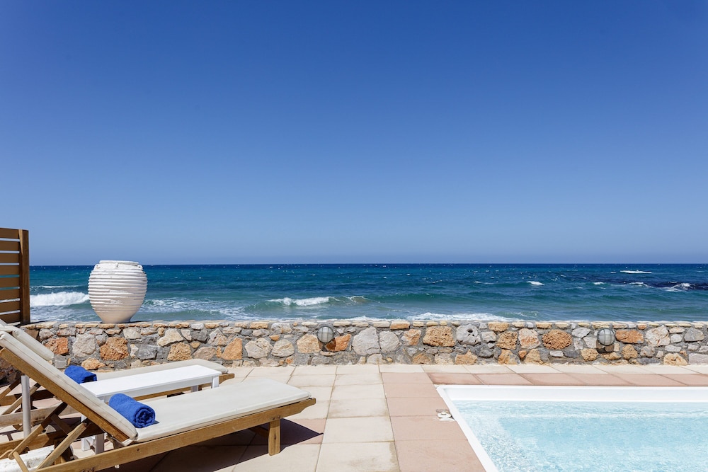 Theo Star Beach Hotel — Swimming pool in Malia
