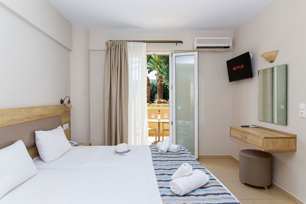 Theo Star Beach Hotel — Hotel rooms in Malia