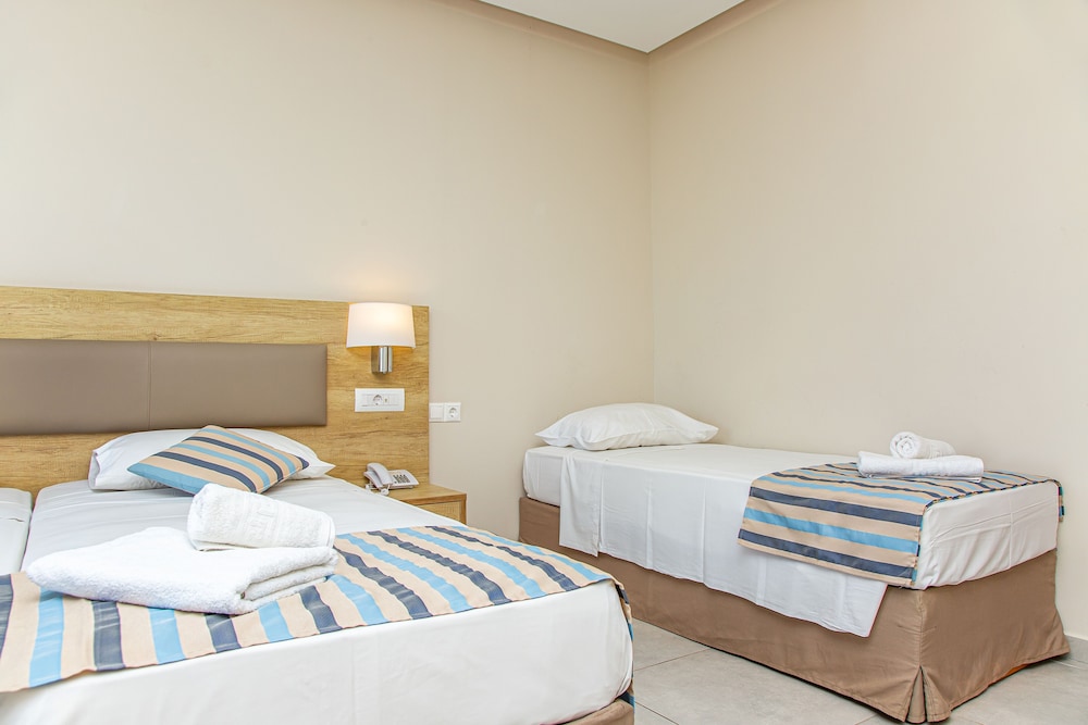 Theo Star Beach Hotel — Hotel rooms in Malia
