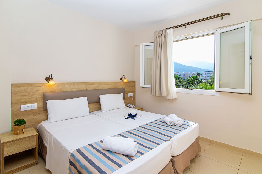 Theo Star Beach Hotel — Hotel rooms in Malia