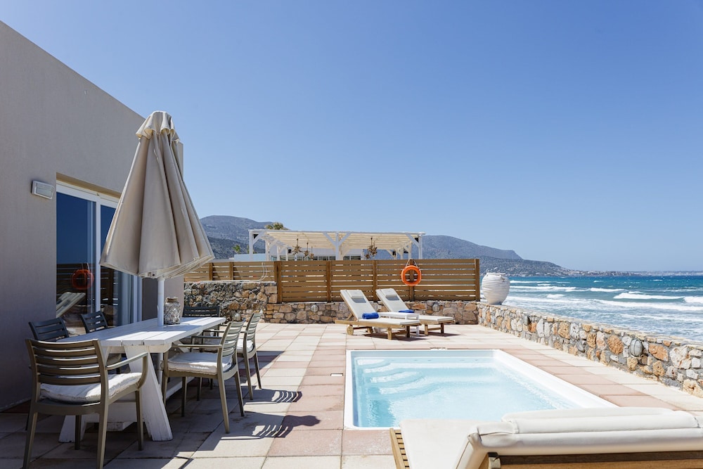 Theo Star Beach Hotel — Swimming pool in Malia