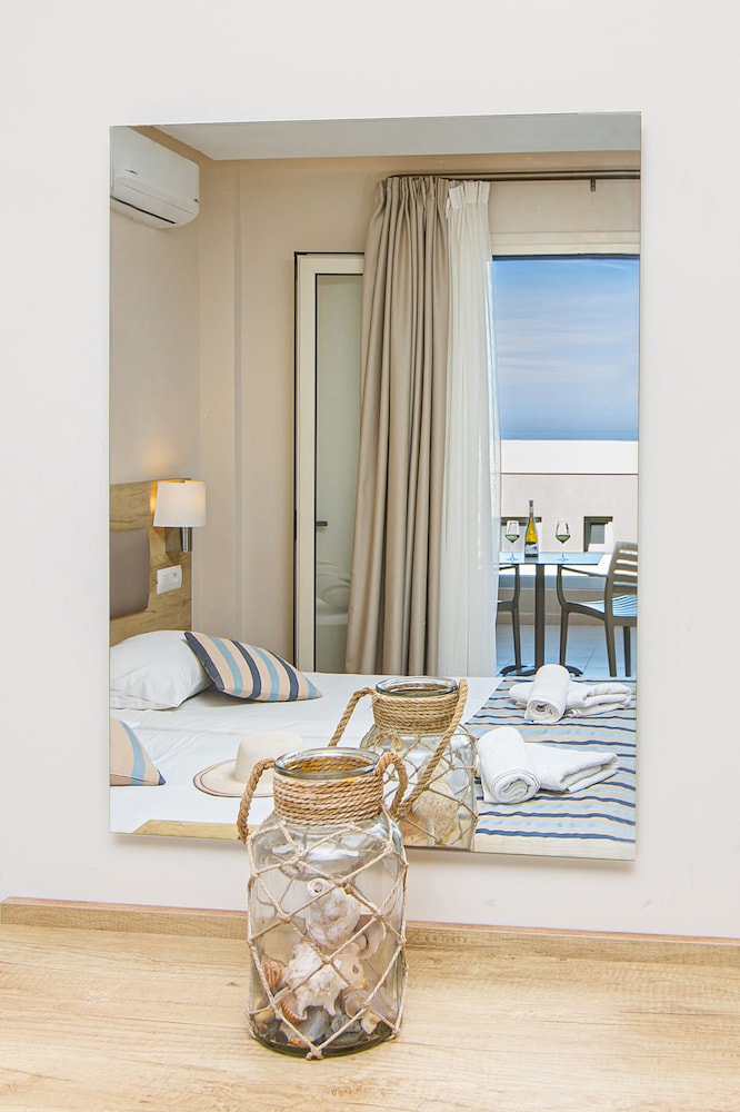Theo Star Beach Hotel — Hotel rooms in Malia