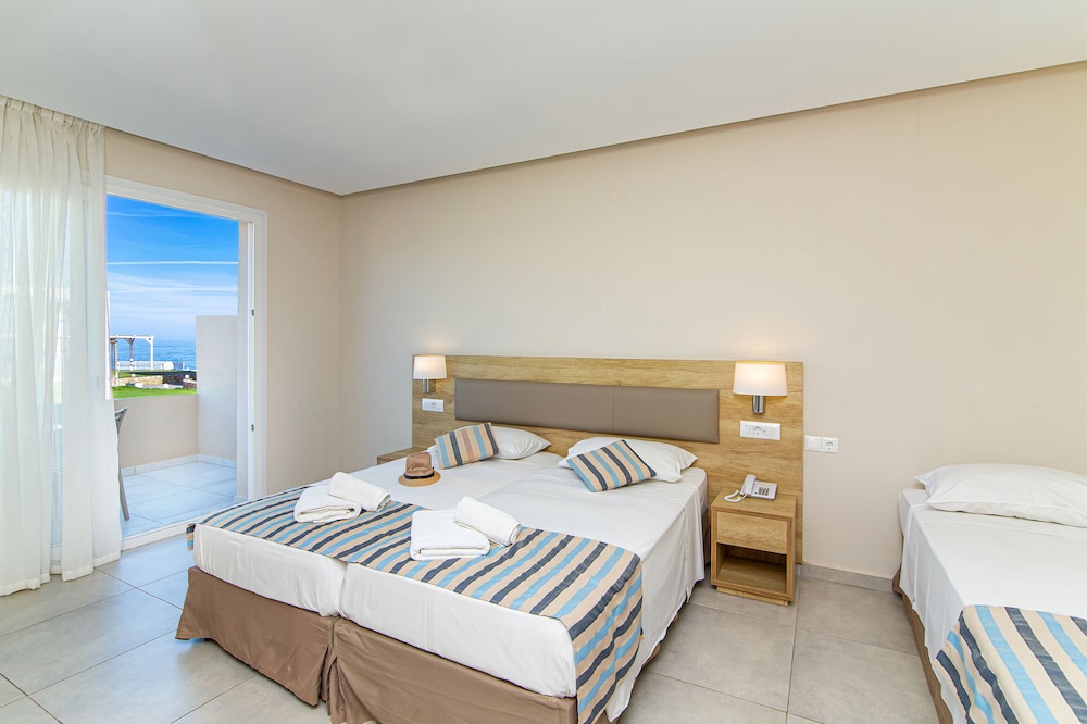 Theo Star Beach Hotel — Hotel rooms in Malia
