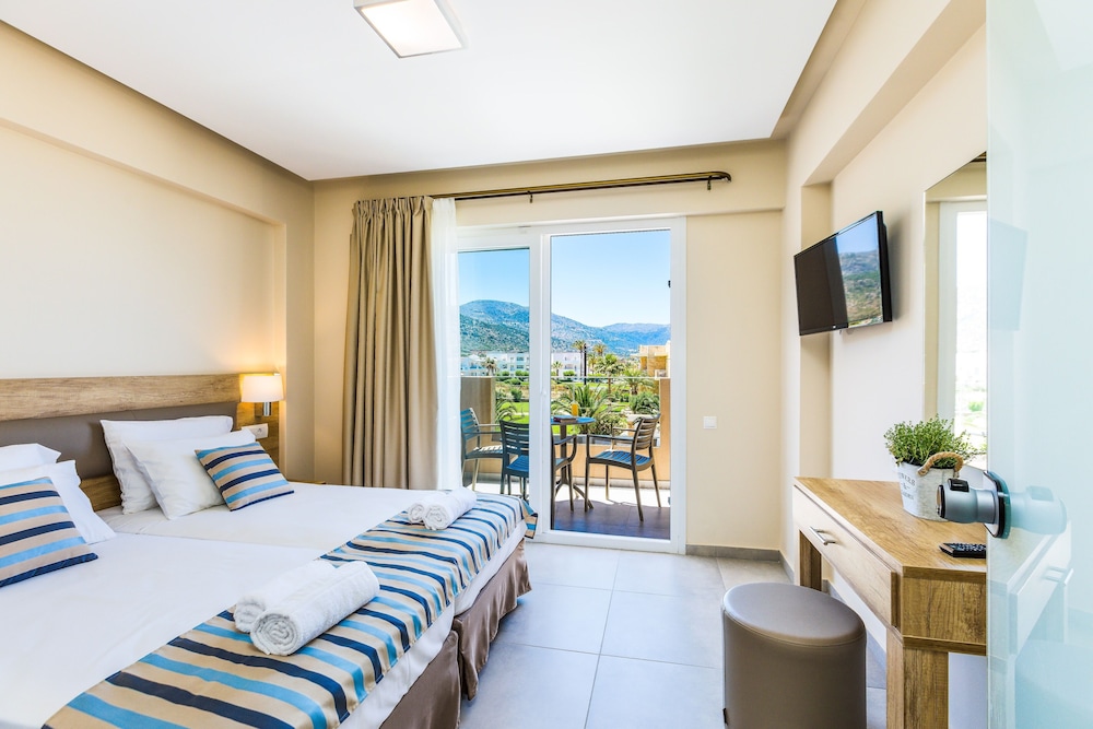 Theo Star Beach Hotel — Hotel rooms in Malia