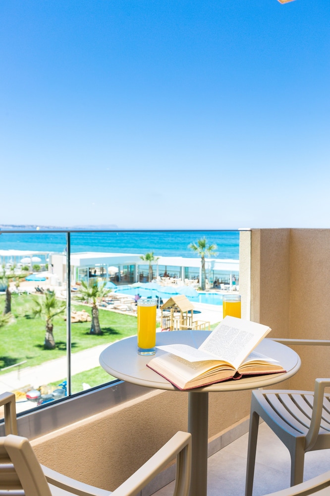 Theo Star Beach Hotel — Hotel rooms in Malia