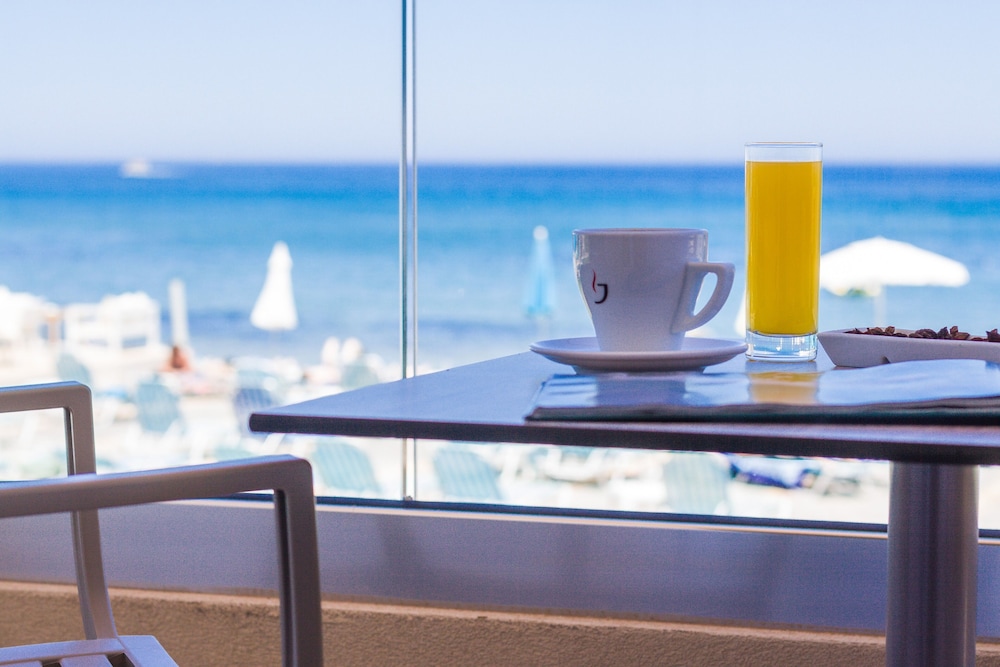 Theo Star Beach Hotel — Restaurant & bars in Malia