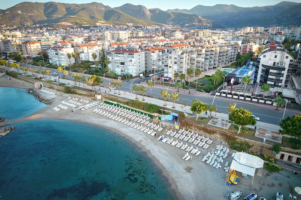 Grand Uysal Beach&Spa Hotel - All inclusive — Beach in Alanya