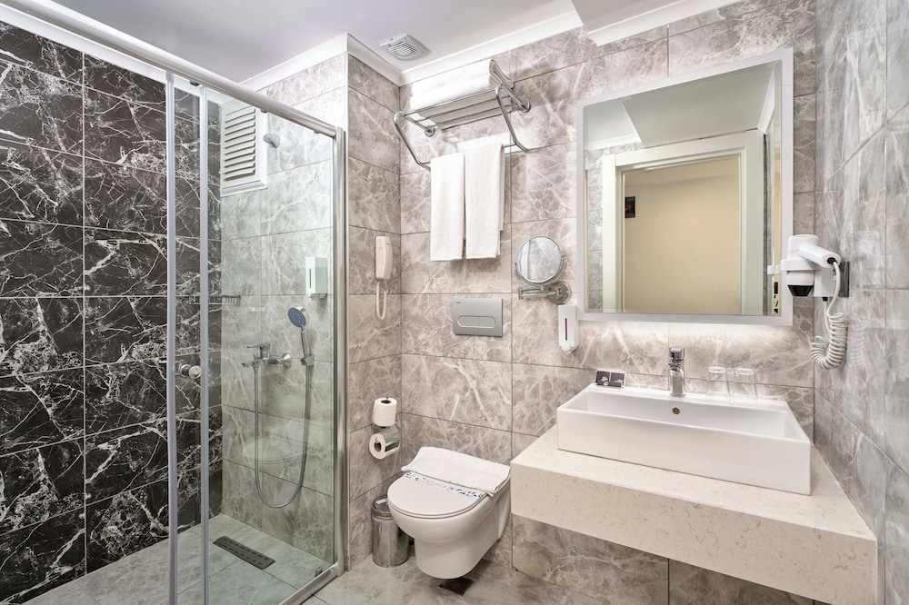 Grand Uysal Beach&Spa Hotel - All inclusive — Hotel rooms in Alanya