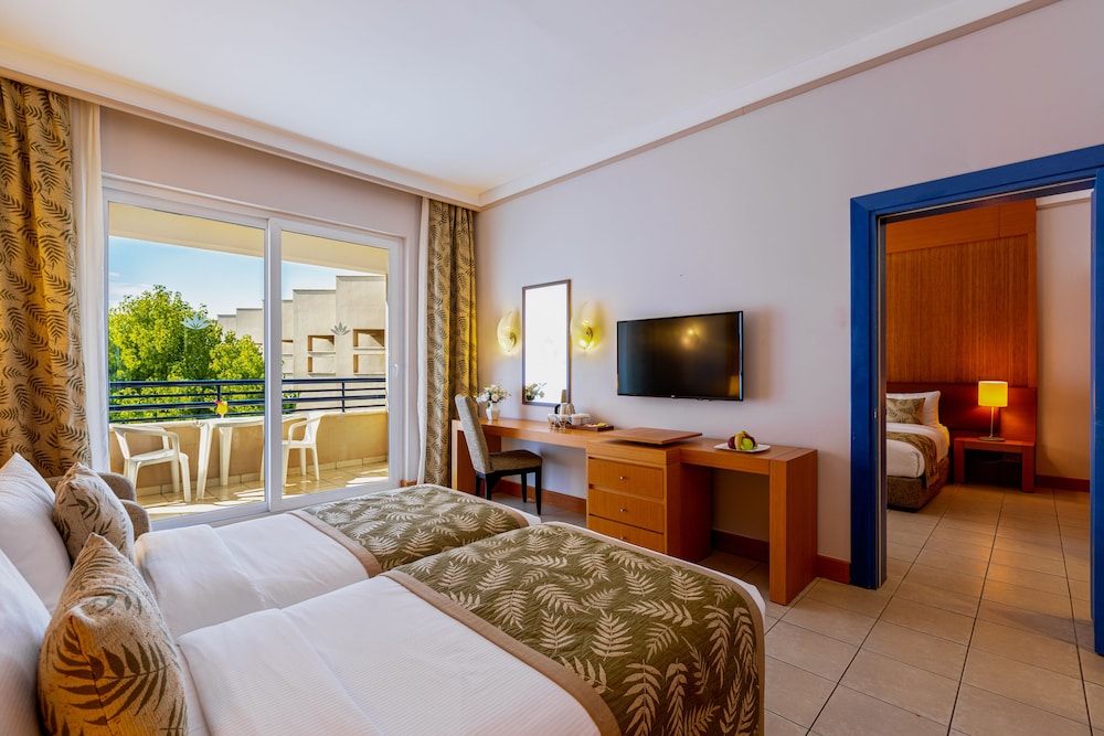 LABRANDA Alantur Resort - All Inclusive — Hotel rooms in Alanya