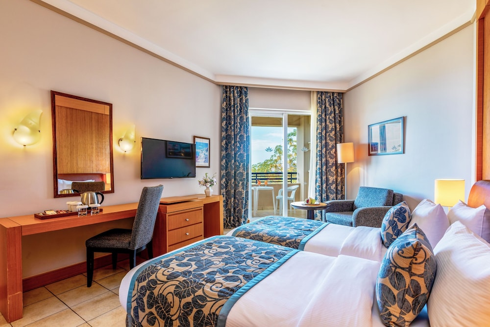 LABRANDA Alantur Resort - All Inclusive — Hotel rooms in Alanya