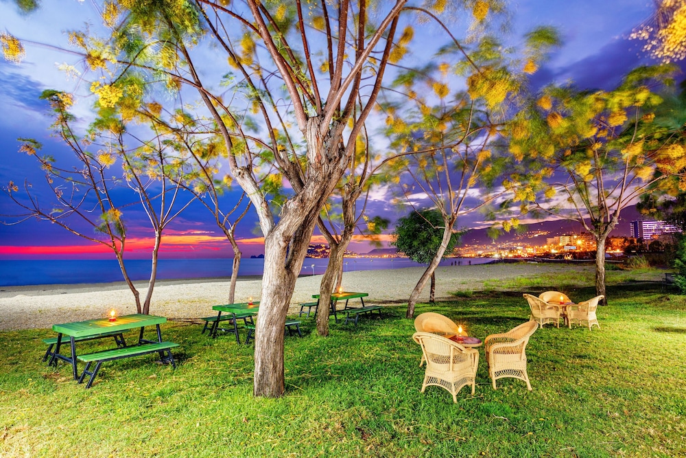 LABRANDA Alantur Resort - All Inclusive — Restaurant & bars in Alanya
