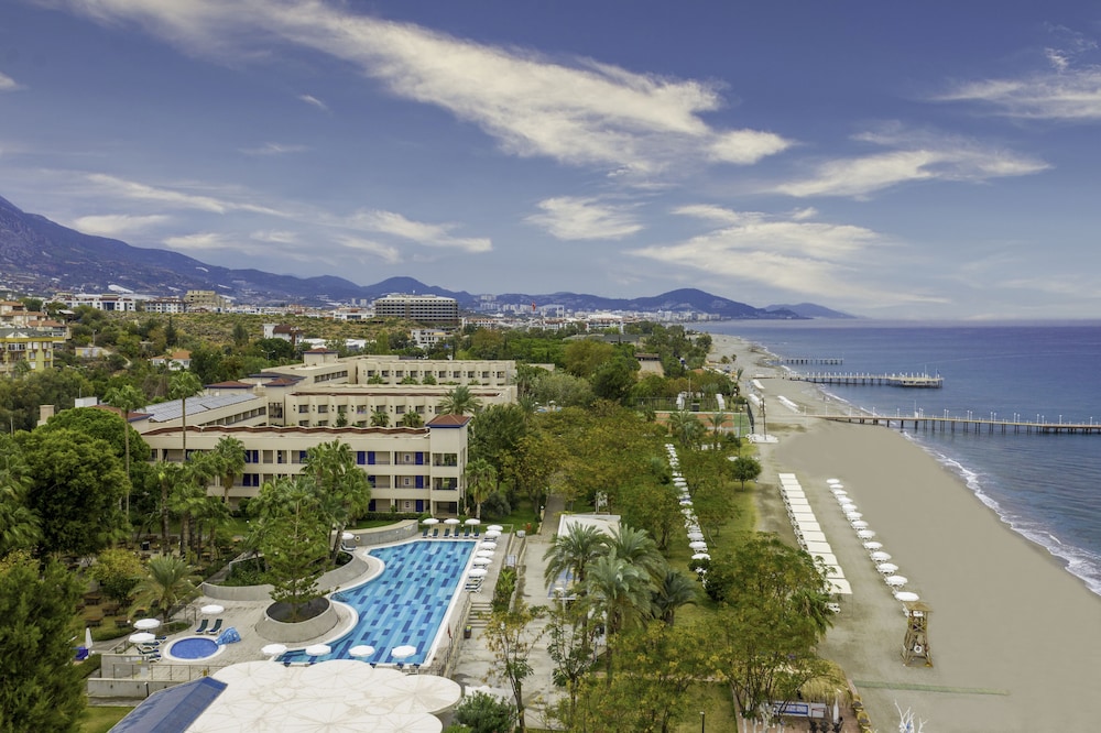 LABRANDA Alantur Resort - All Inclusive — Hotel building in Alanya