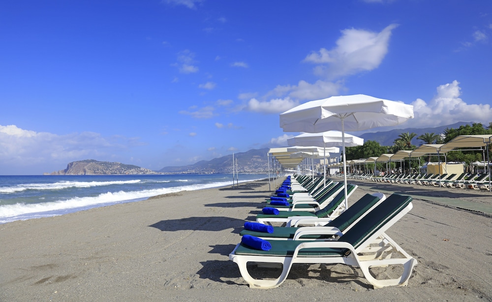 LABRANDA Alantur Resort - All Inclusive — Beach in Alanya