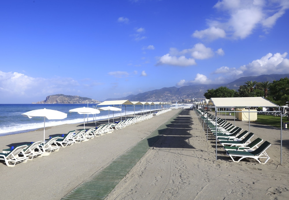 LABRANDA Alantur Resort - All Inclusive — Beach in Alanya