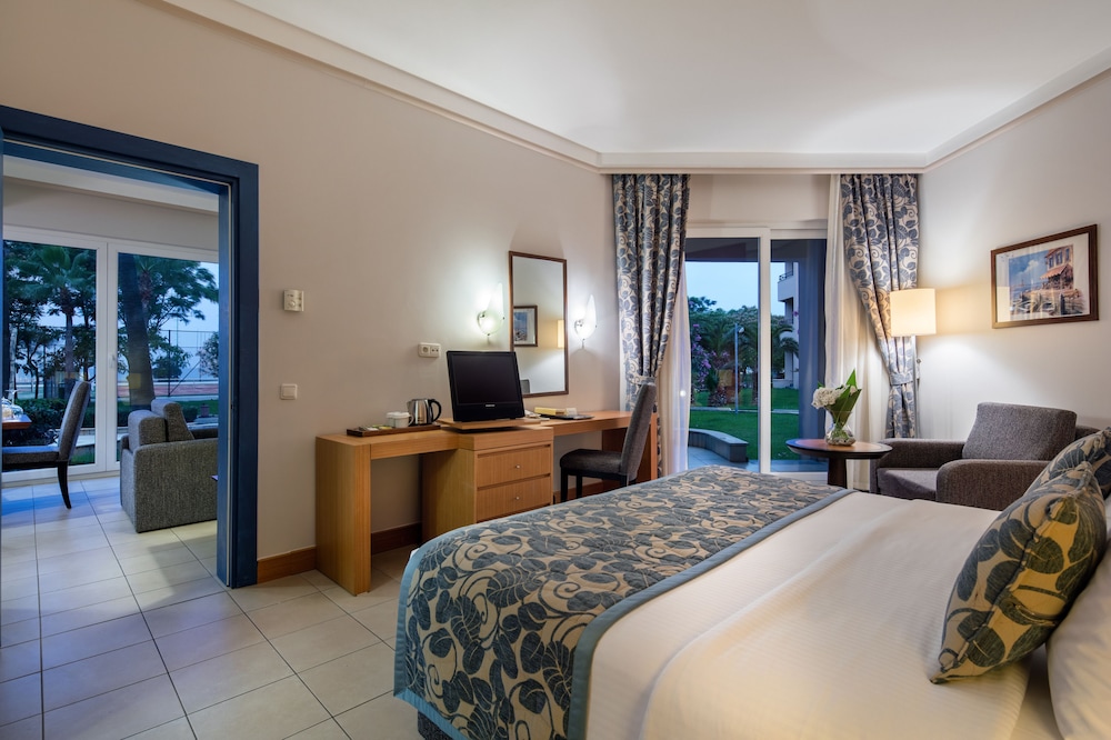 LABRANDA Alantur Resort - All Inclusive — Hotel rooms in Alanya