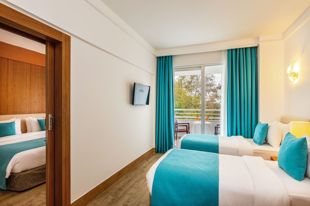 LABRANDA Alantur Resort - All Inclusive — Hotel rooms in Alanya
