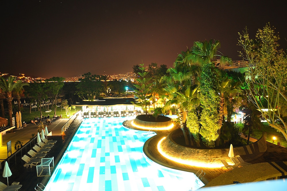 LABRANDA Alantur Resort - All Inclusive — Swimming pool in Alanya