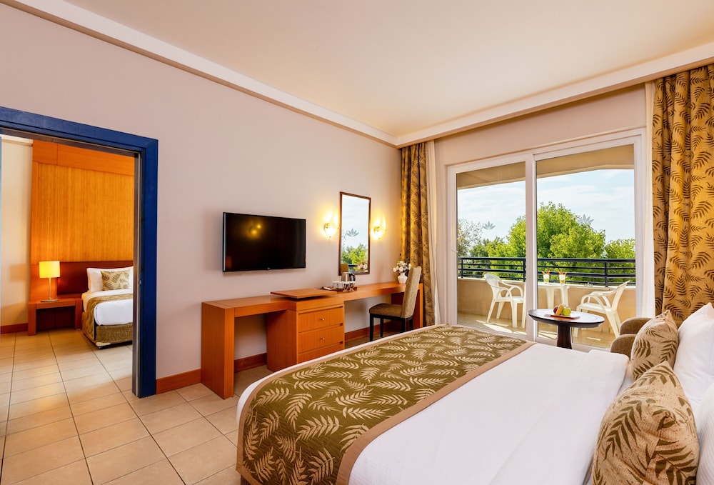 LABRANDA Alantur Resort - All Inclusive — Hotel rooms in Alanya