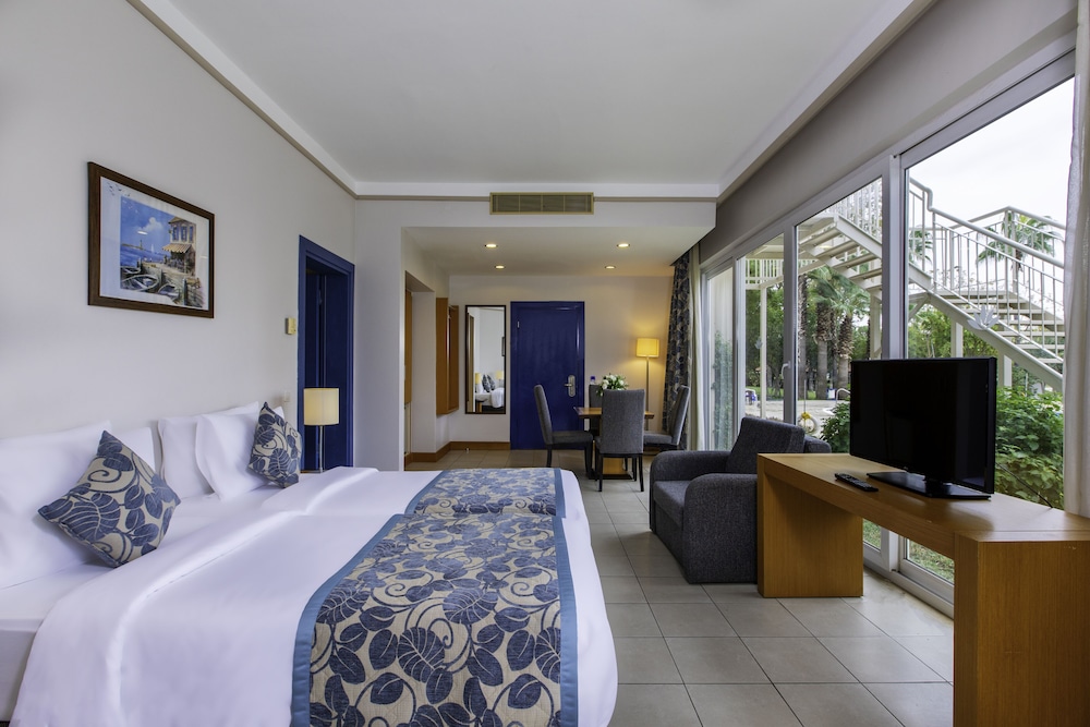 LABRANDA Alantur Resort - All Inclusive — Hotel rooms in Alanya