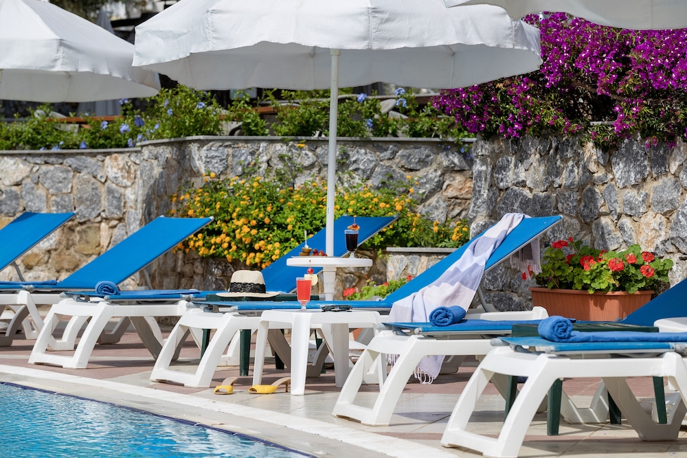 Marti La Perla Hotel - All Inclusive - Adult Only — Swimming pool in İçmeler, Mugla