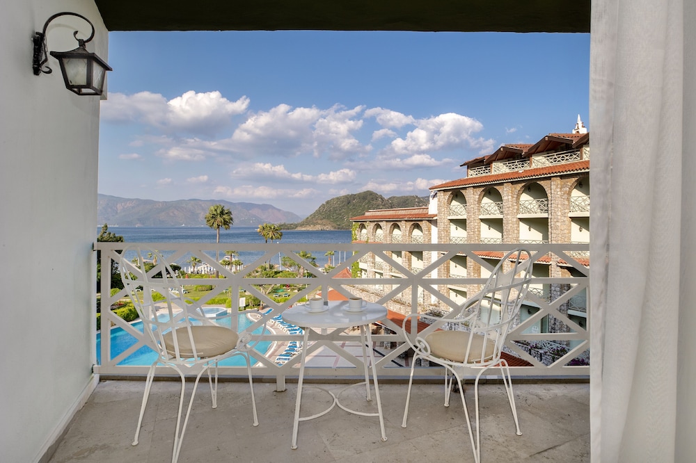 Marti La Perla Hotel - All Inclusive - Adult Only — Hotel building in İçmeler, Mugla