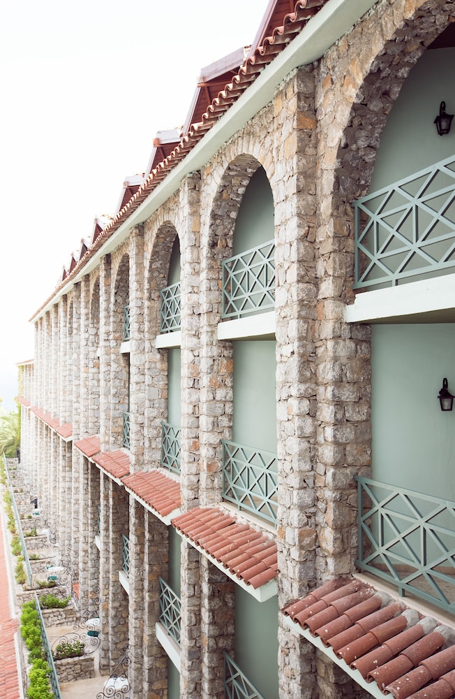 Marti La Perla Hotel - All Inclusive - Adult Only — Hotel building in İçmeler, Mugla