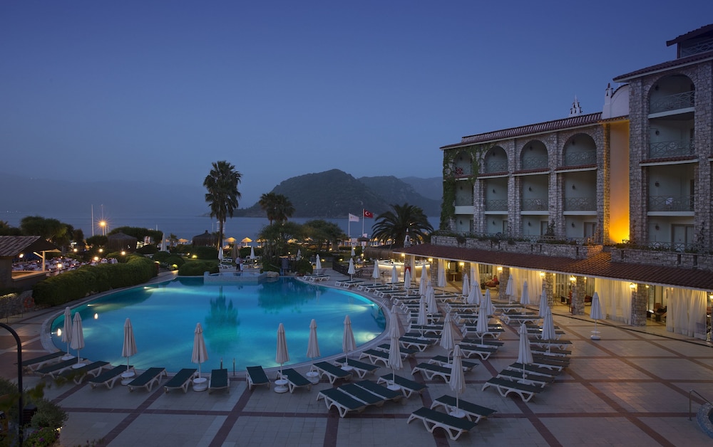 Marti La Perla Hotel - All Inclusive - Adult Only — Swimming pool in İçmeler, Mugla