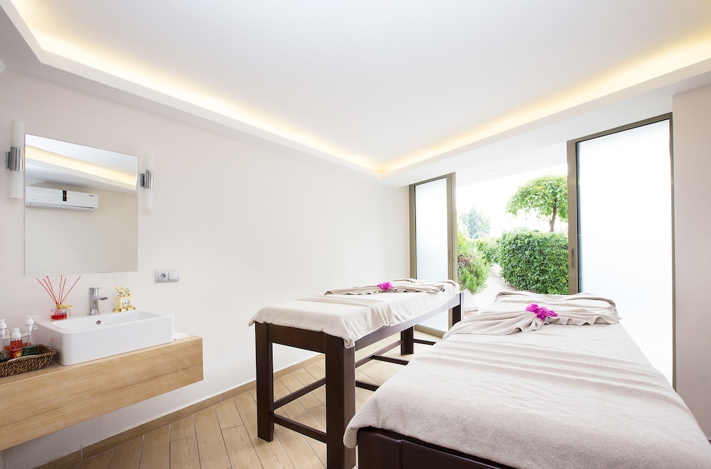 Marti La Perla Hotel - All Inclusive - Adult Only — Hotel rooms in İçmeler, Mugla