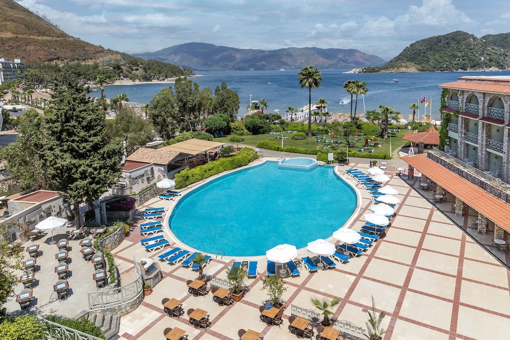 Marti La Perla Hotel - All Inclusive - Adult Only — Swimming pool in İçmeler, Mugla