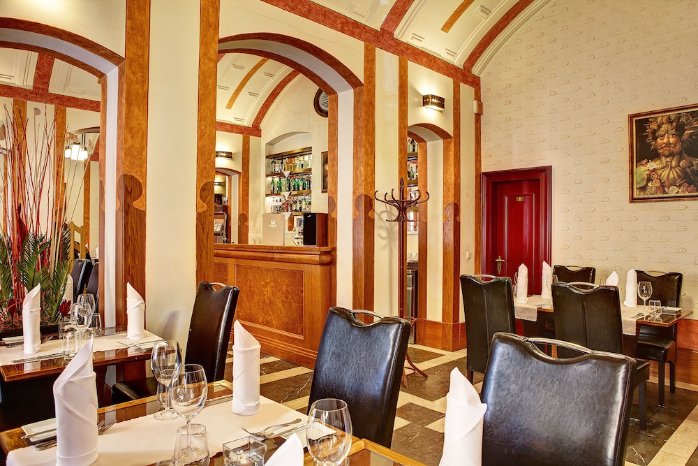 Majestic Plaza Hotel Prague — Restaurant & bars in Prague, Prague