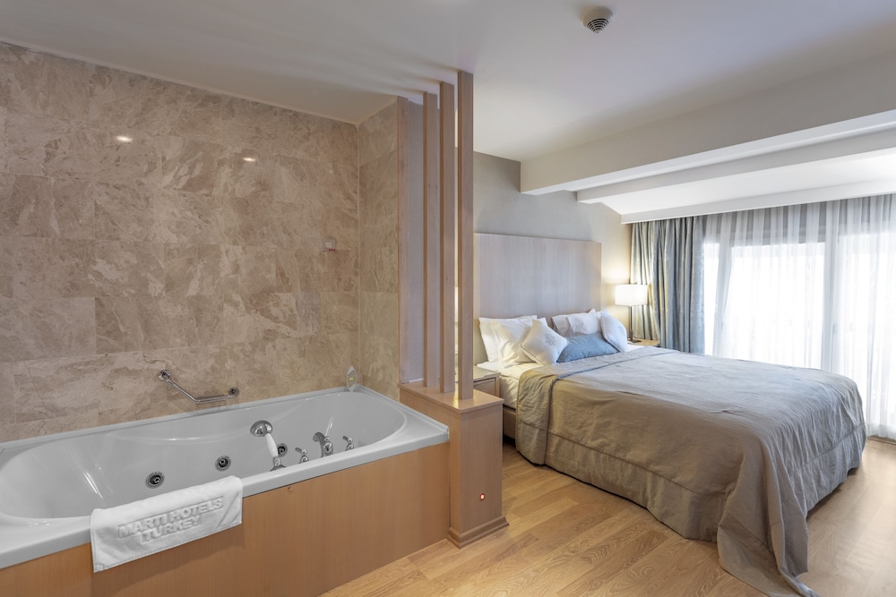 Marti Resort Hotel — Hotel rooms in İçmeler, Mugla
