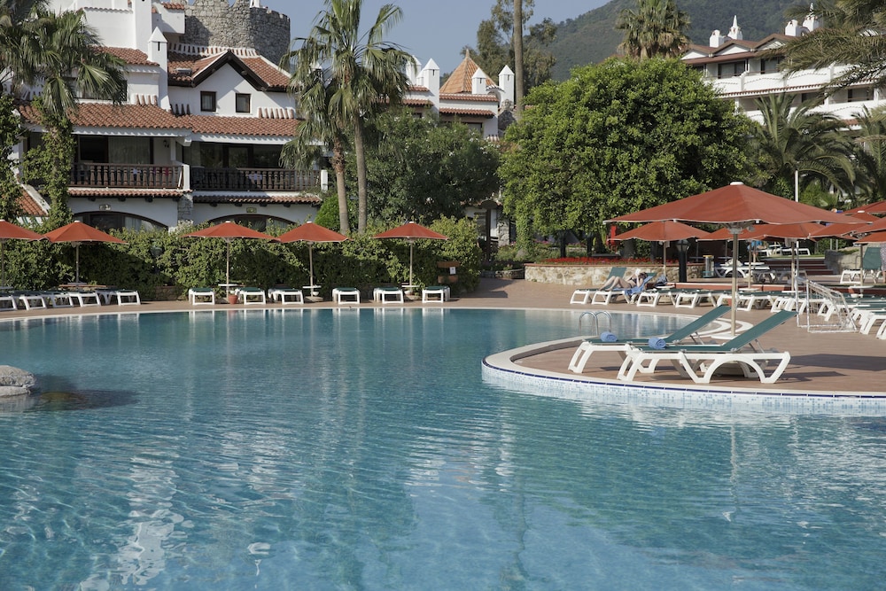 Marti Resort Hotel — Swimming pool in İçmeler, Mugla