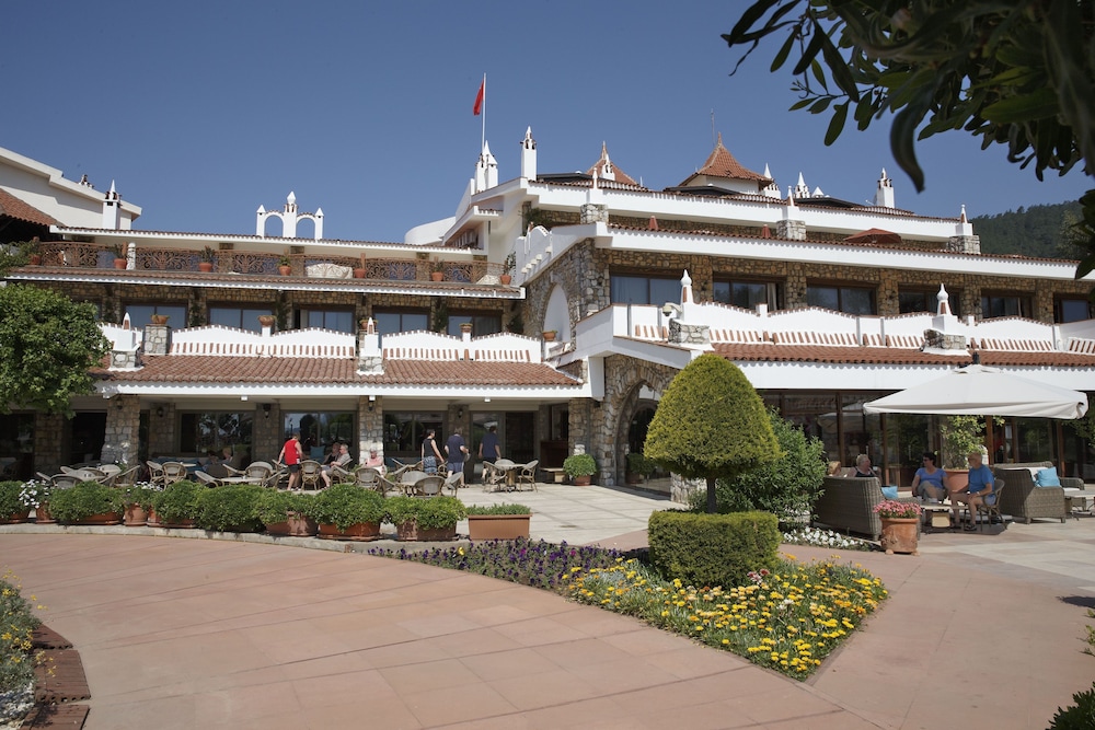Marti Resort Hotel — Hotel building in İçmeler, Mugla